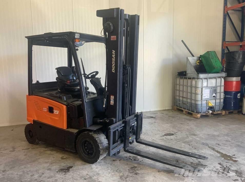 Doosan B 25 X-7 Stivuitor electric