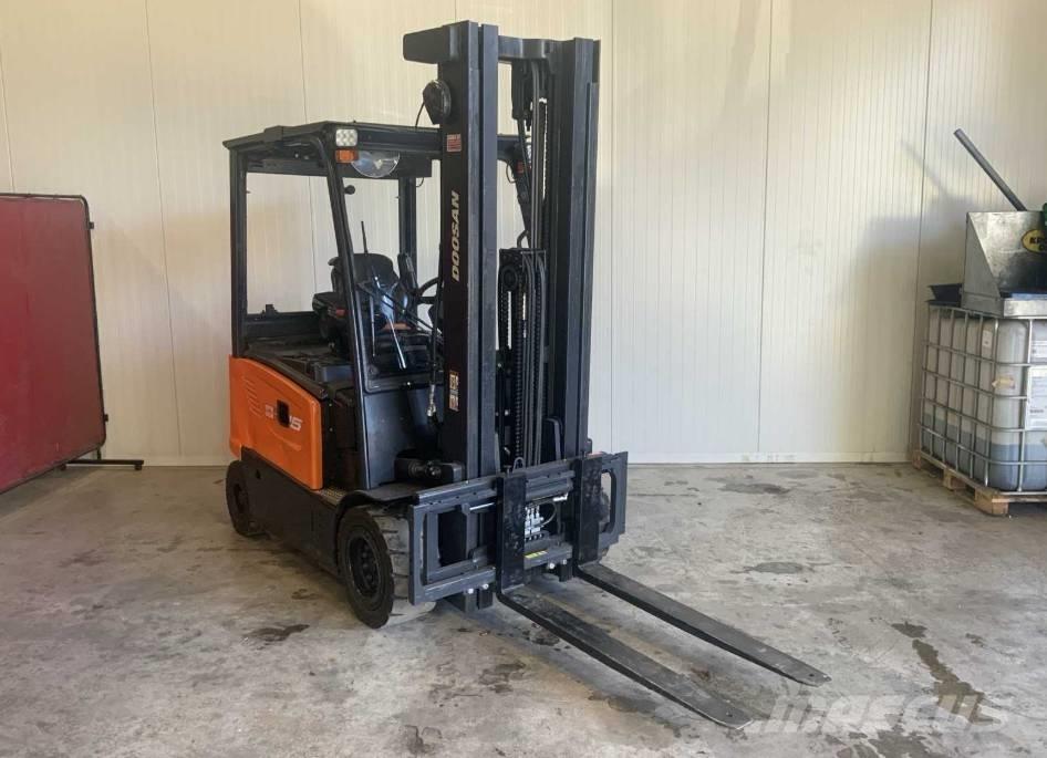 Doosan B 25 X-7 Stivuitor electric