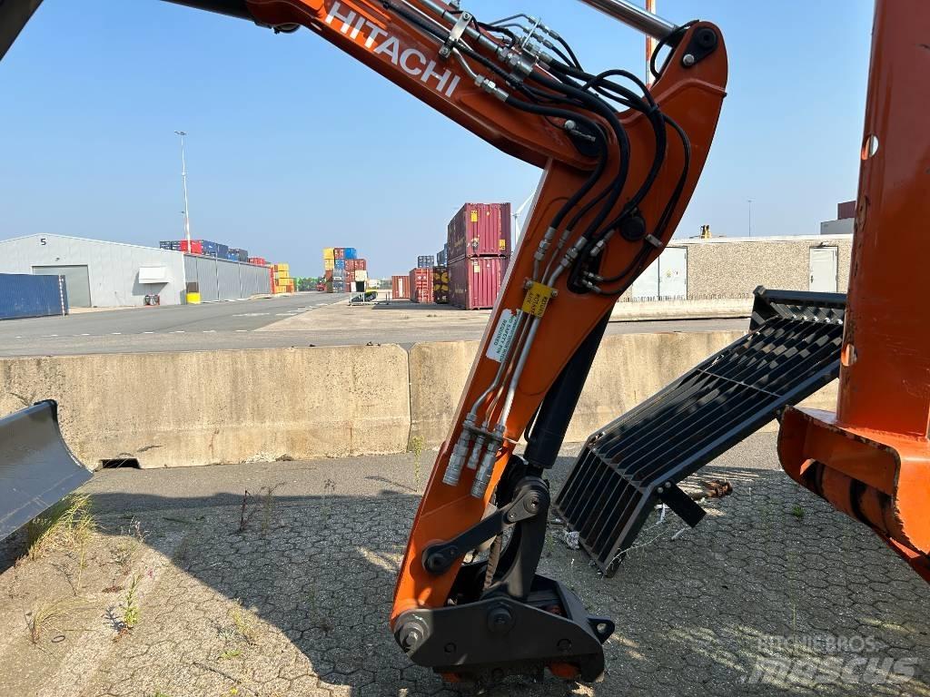 Hitachi ZX95W-7 Excavatoare cu roti