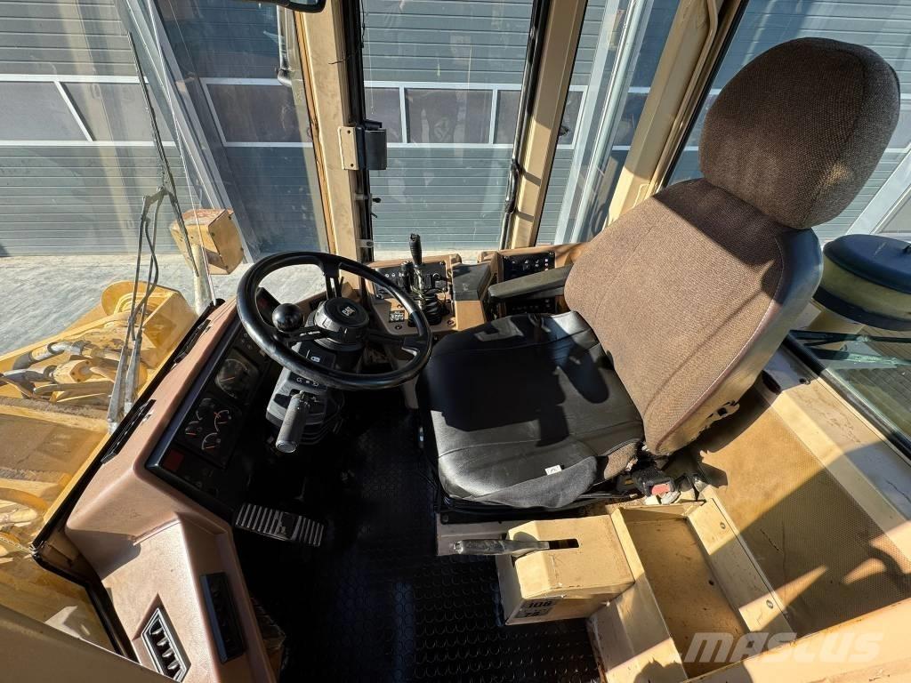 CAT 938 F Incarcator pe pneuri