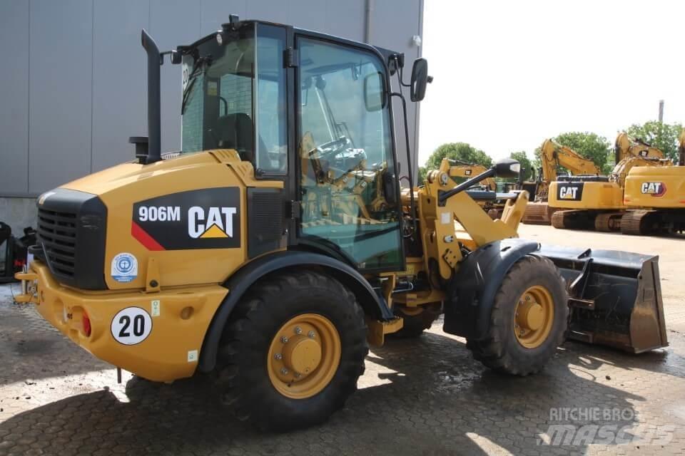 CAT 906M Incarcator pe pneuri