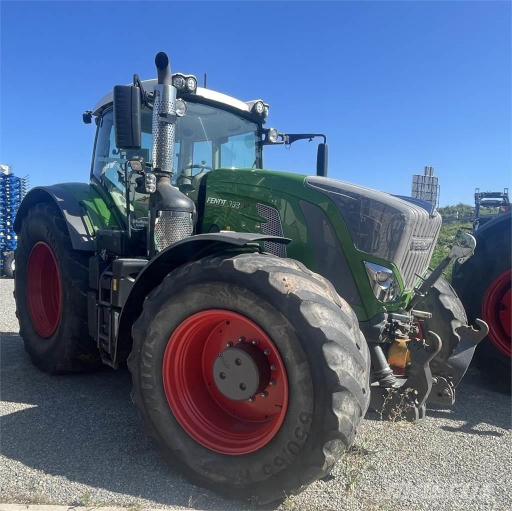 Fendt 933 Vario Tractoare
