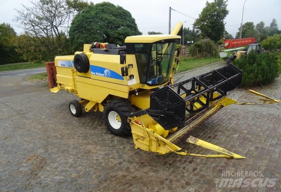 New Holland TC 54 Combine de secerat
