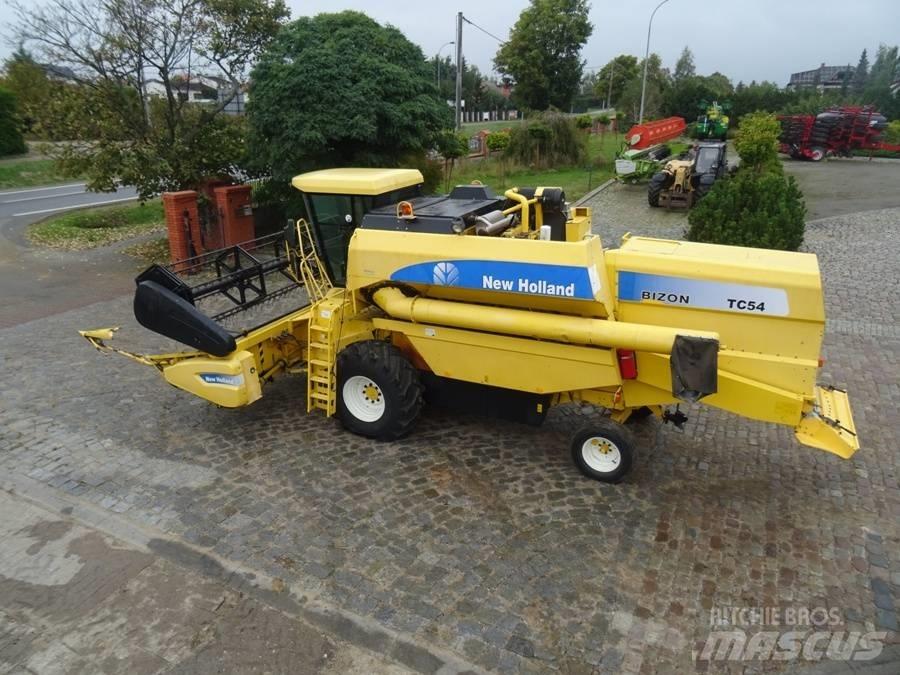 New Holland TC 54 Combine de secerat