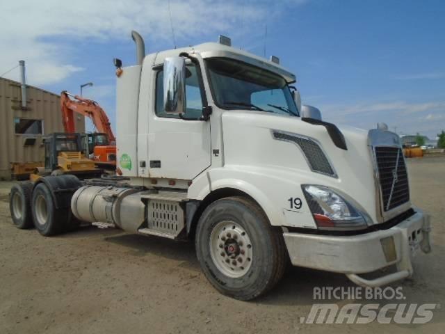 Volvo VNL Autotractoare