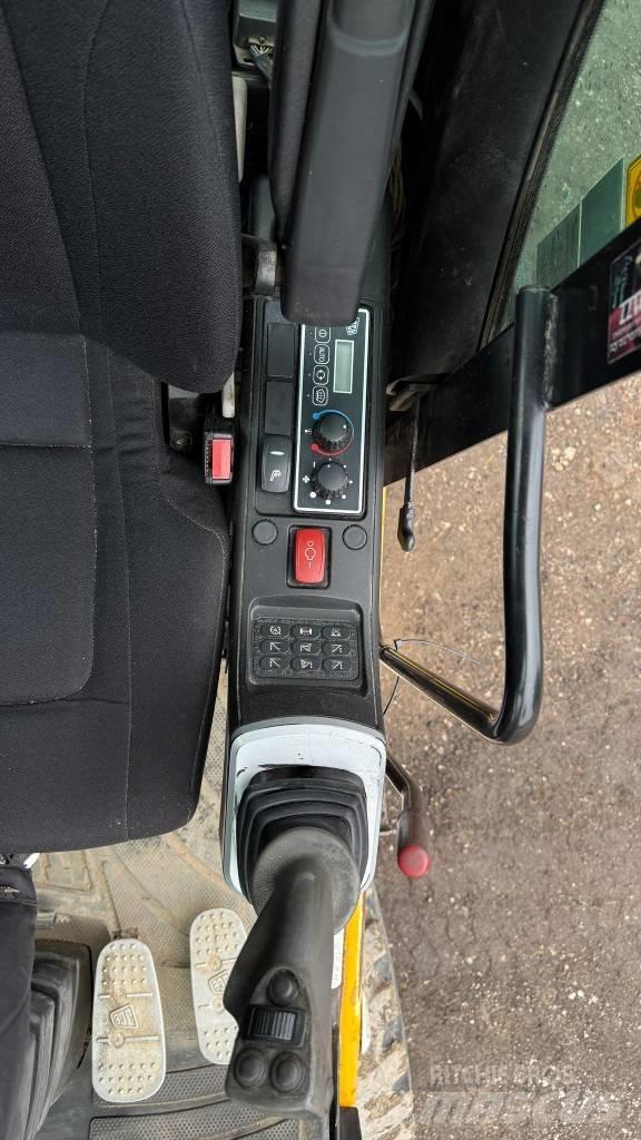 JCB JS175 Excavatoare cu roti