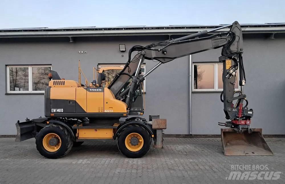 Volvo EW 140 D Excavatoare cu roti