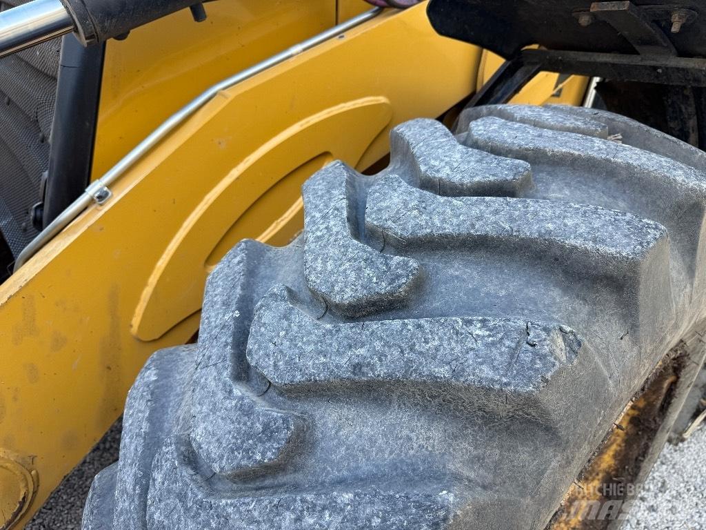 CAT 444 E Buldoexcavatoare