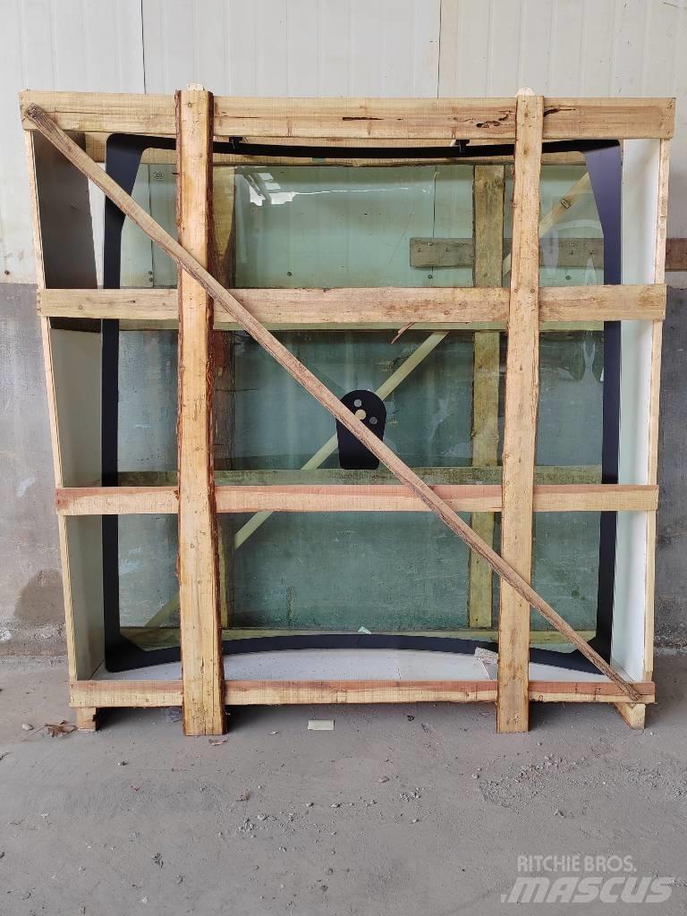 CLAAS Front window Cabine si interior