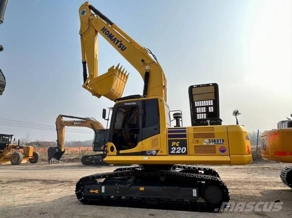 Komatsu 220 Excavatoare pe șenile

