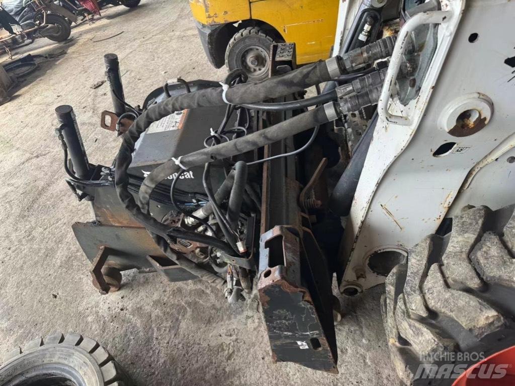 Bobcat S 750 Mini incarcator