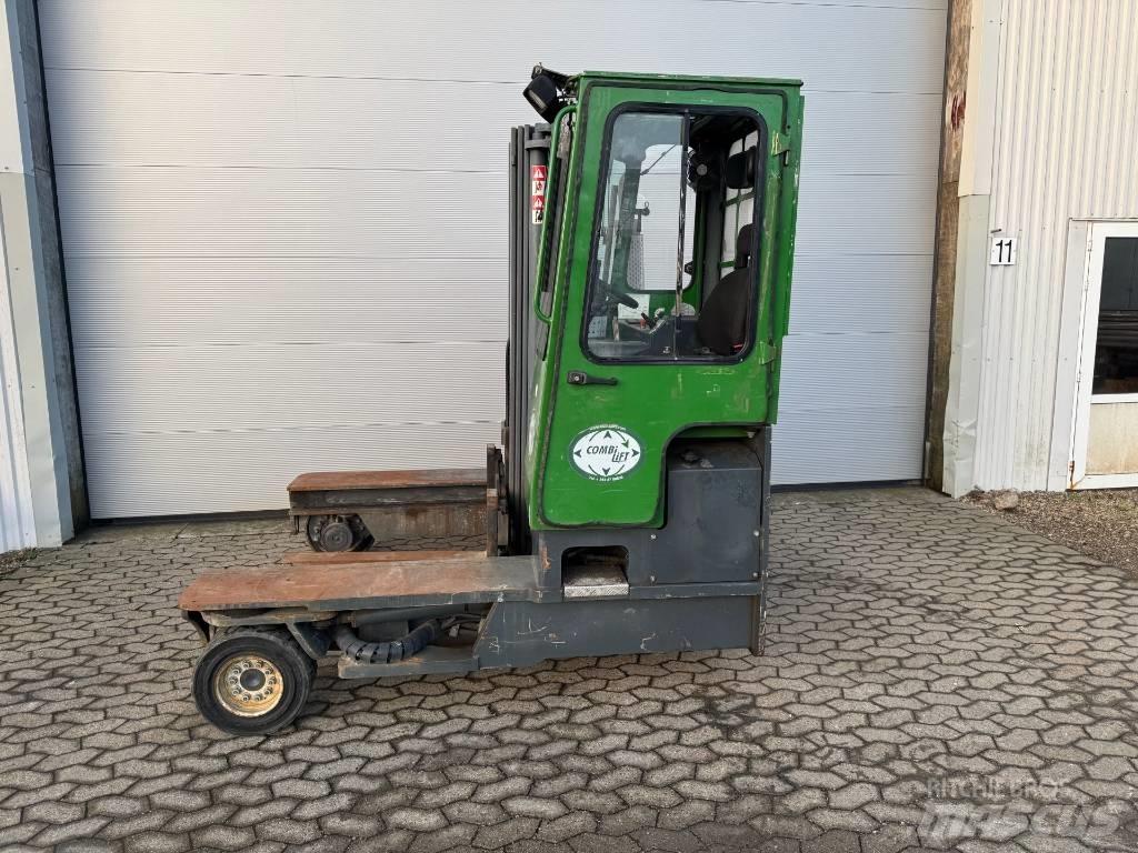 Combilift C 4000 Stivuitoare cu patru brate