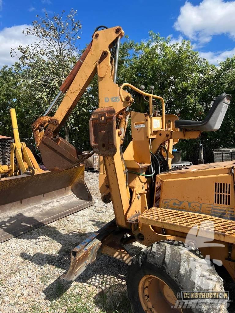 CASE 560 Excavatoare de santuri