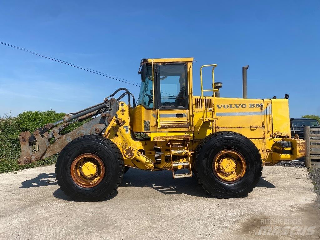 Volvo BM L 90 Incarcator pe pneuri