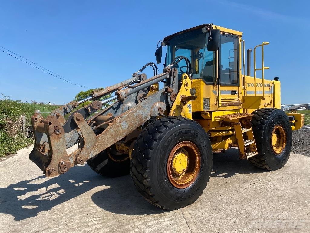 Volvo BM L 90 Incarcator pe pneuri