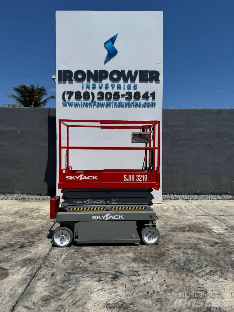 SkyJack SJ III 3219 Platforme foarfeca