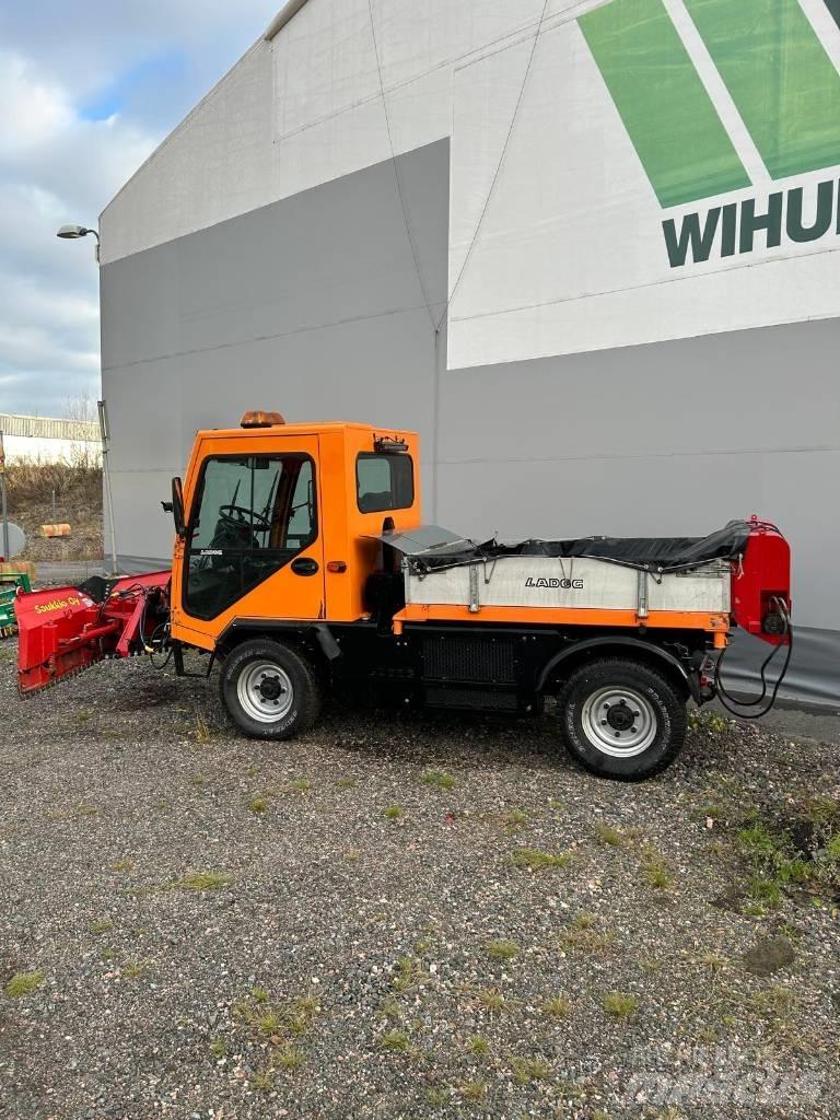 Ladog T1400 Tractoare compacte
