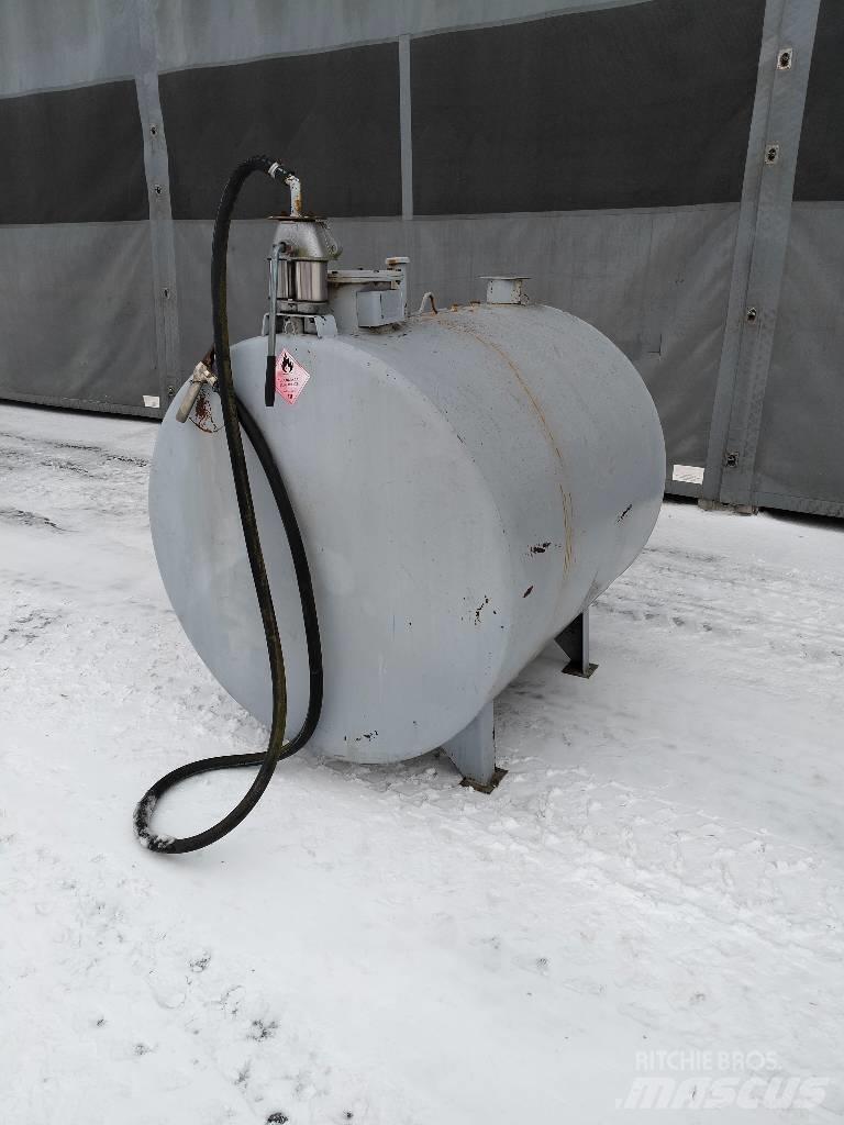  Farmarisäiliö 1300 L Utilaje agricole - Altele