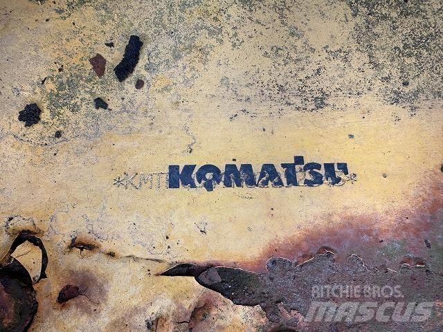 Komatsu PC200-7 Excavatoare 7t - 12t