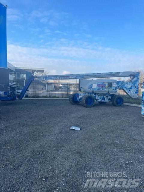 JLG 800 AJ Nacele cu brat telescopic