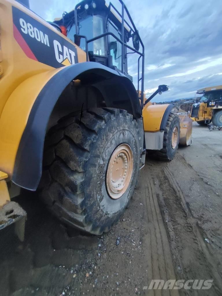 CAT 980M Incarcator pe pneuri