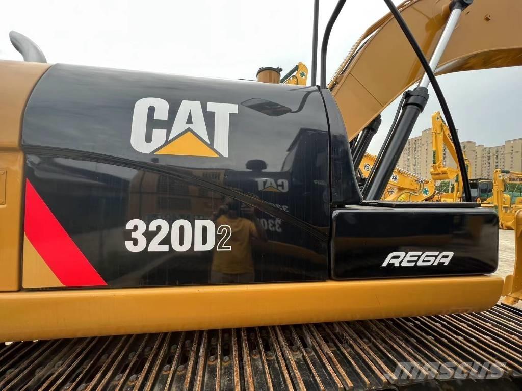 CAT 320 Excavatoare pe șenile
