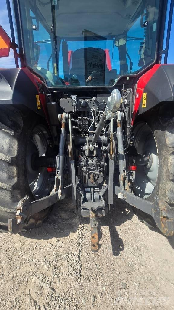 Massey Ferguson 5710 Tractoare