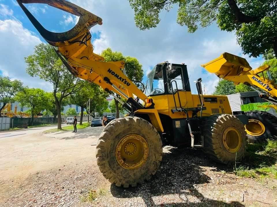 Komatsu WA320 Incarcator pe pneuri