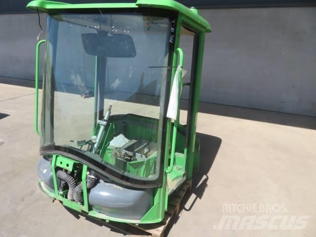 Volvo L30B / L35B Cabine si interior