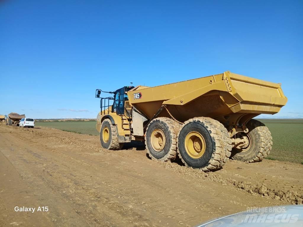 CAT 745 Transportoare articulate