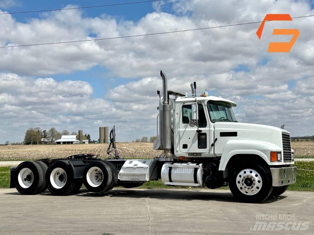 Mack CH 613 Autotractoare