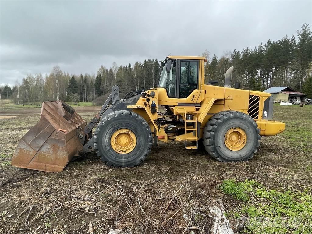 Volvo L220F Incarcator pe pneuri