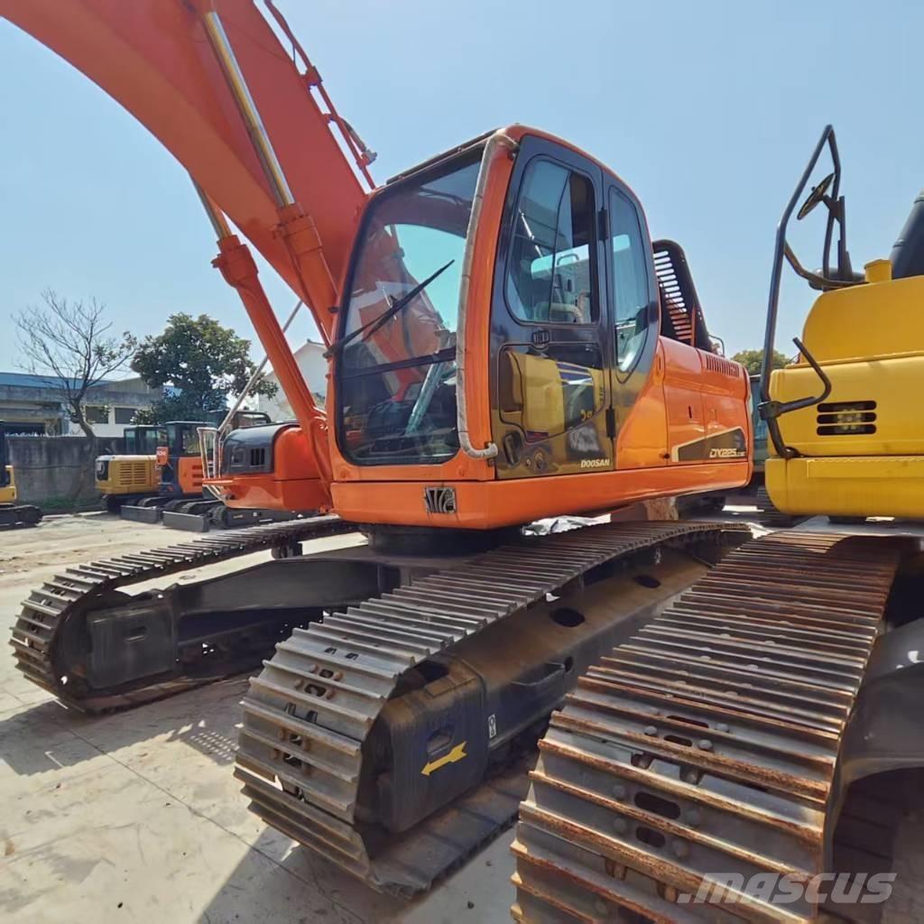 Doosan DX225LC-9C Excavatoare pe șenile
