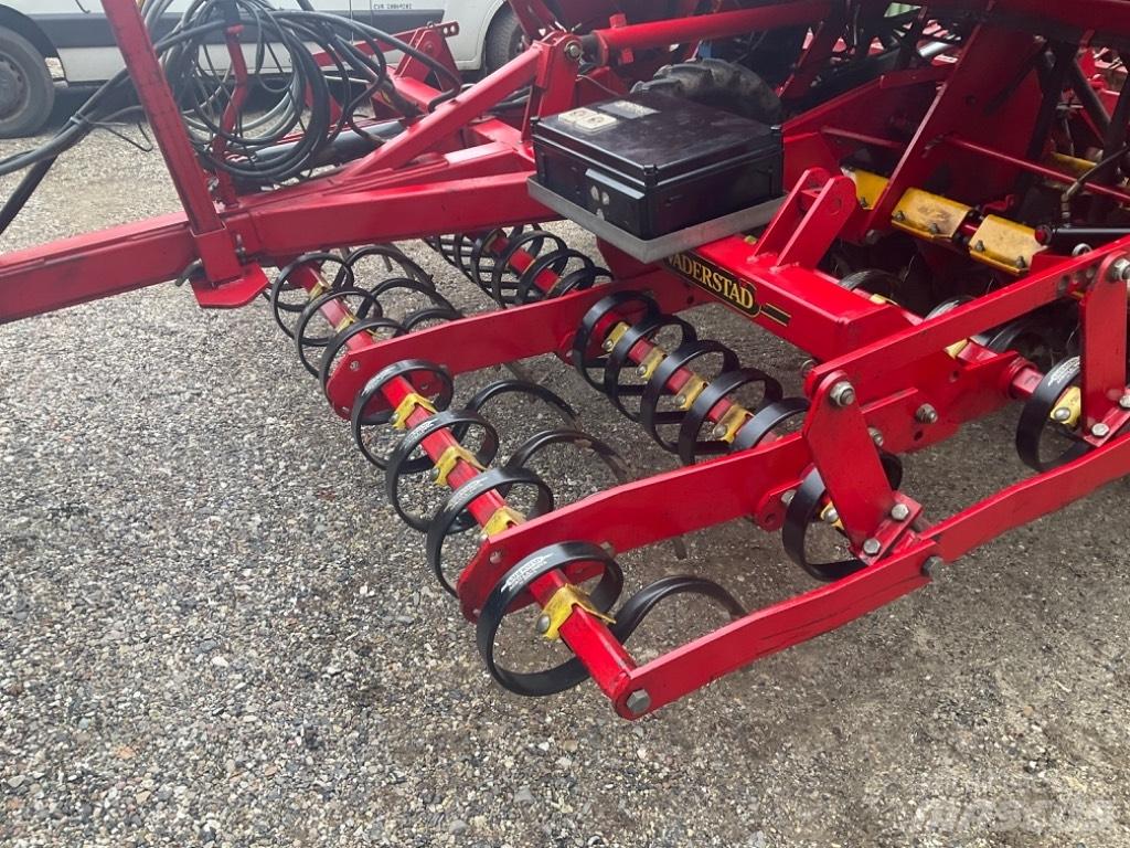 Väderstad Rapid300S Perforatoare