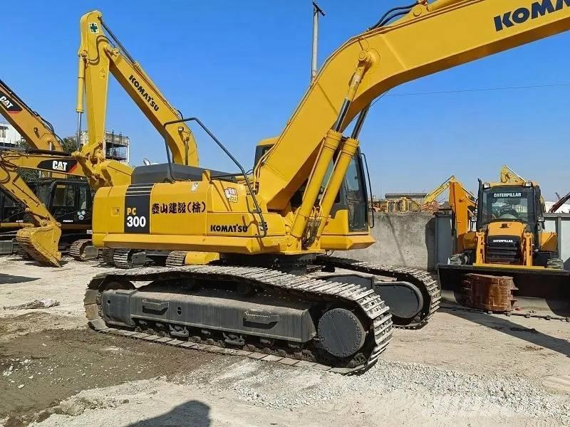 Komatsu PC 300 Excavatoare pe șenile
