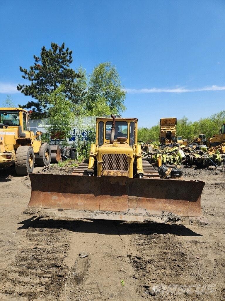 CAT D 6 Buldozere pe senile