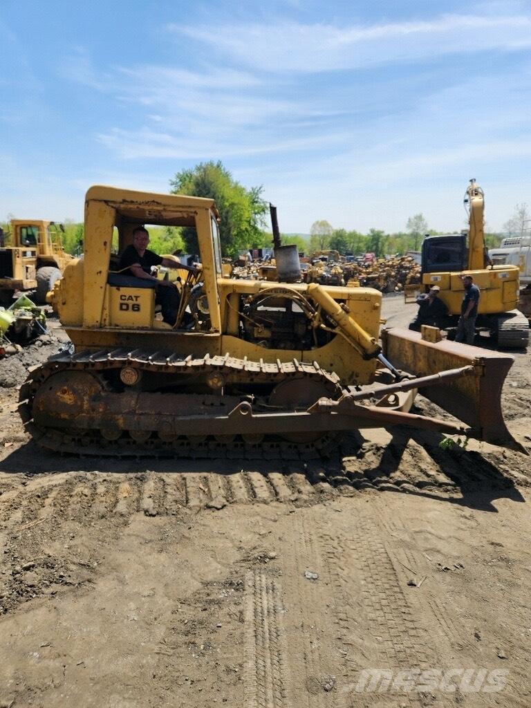 CAT D 6 Buldozere pe senile