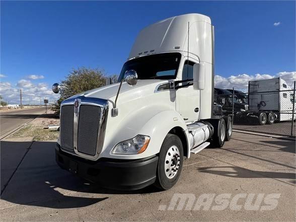 Kenworth T680 Autotractoare