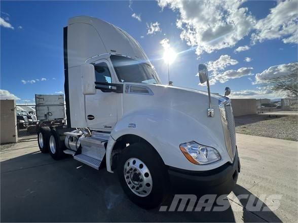 Kenworth T680 Autotractoare
