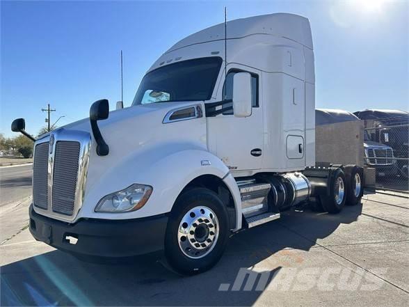 Kenworth T680 Autotractoare