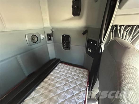 Kenworth T680 Autotractoare