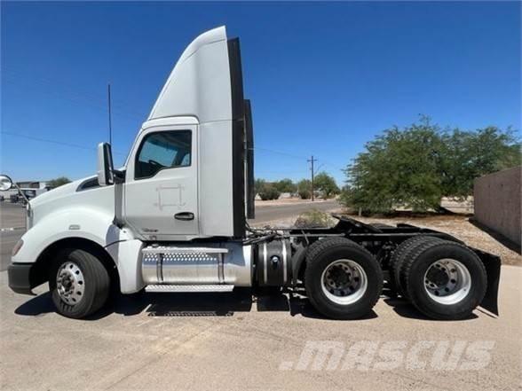 Kenworth T680 Autotractoare