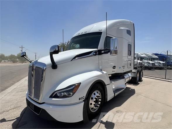 Kenworth T680 Autotractoare
