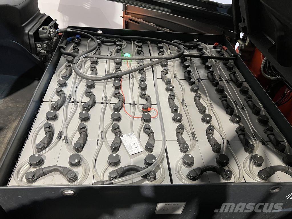 Linde E50HL-01 Stivuitor electric