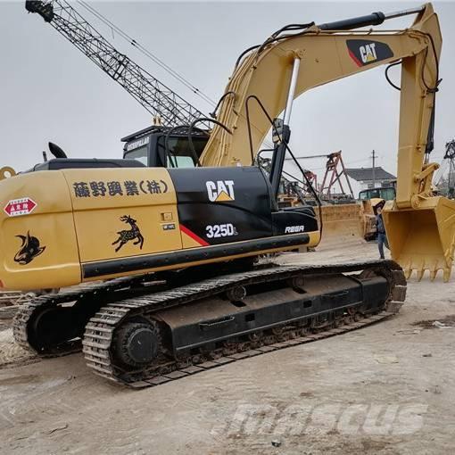 CAT 325DL Excavatoare pe șenile
