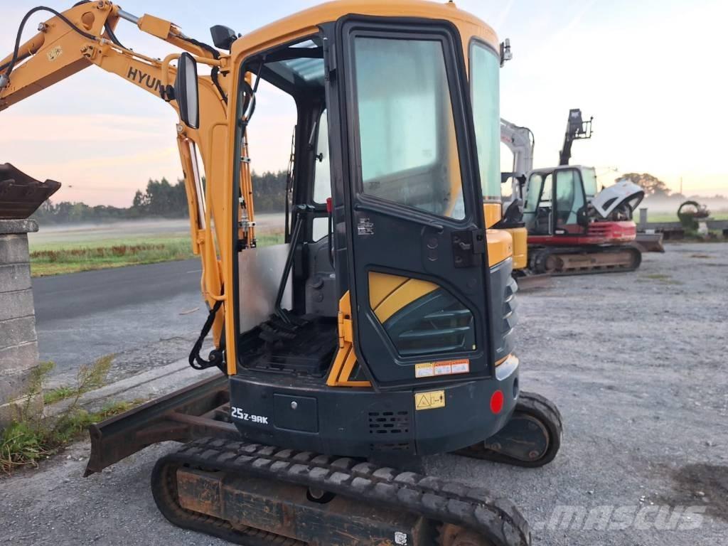 Hyundai 25 Z-9 AK Mini excavatoare < 7t