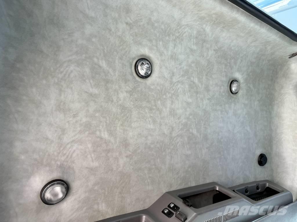 Mack GU 813 Autotractoare