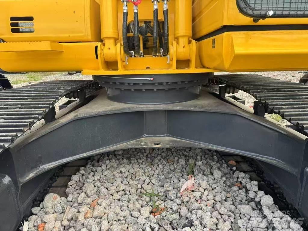 Komatsu 200-8 Excavatoare pe șenile
