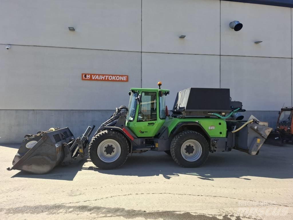 LM Trac 686 Incarcator pe pneuri
