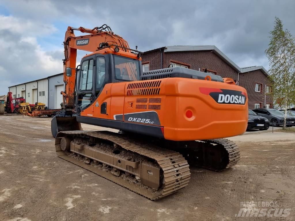 Doosan DX 225 LC-3 Excavatoare pe șenile
